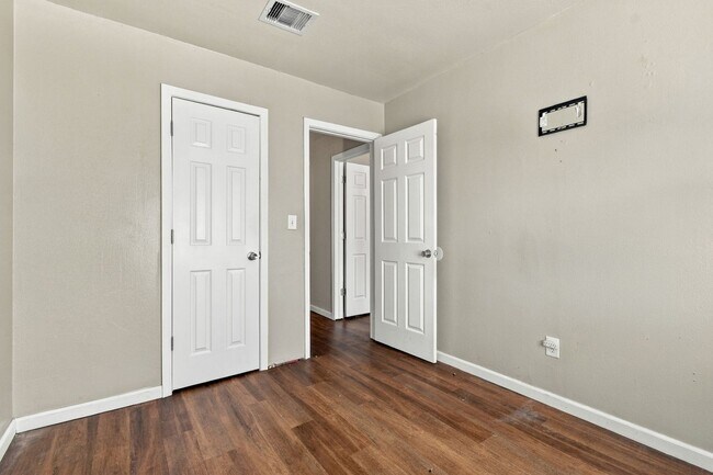 Building Photo - 3709 E 27th Pl