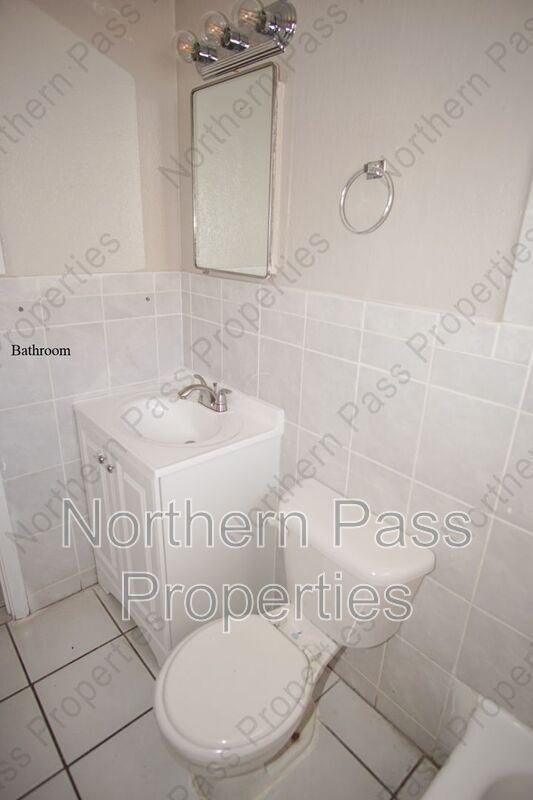Building Photo - 2414 Silver