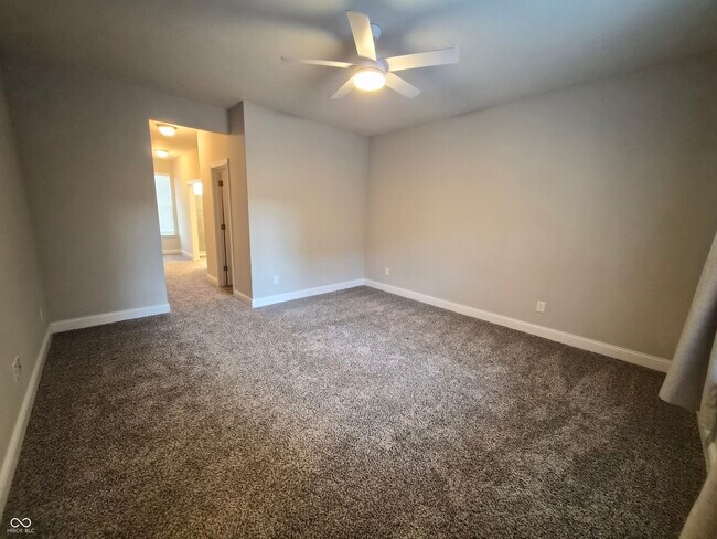 Building Photo - 14221 James Dean Dr