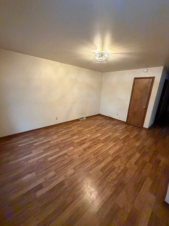 Building Photo - 23 W 143rd St