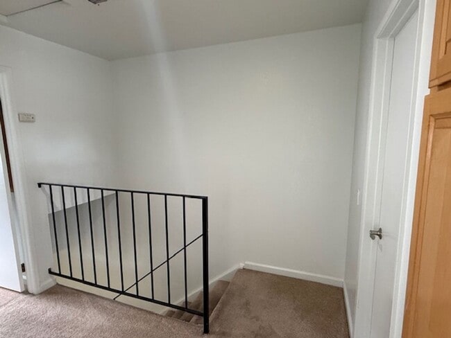 Building Photo - Adorable Upgraded Condo Near Downtown