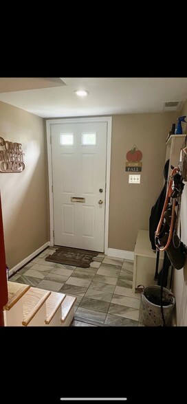 Building Photo - 538 Carriage Cir