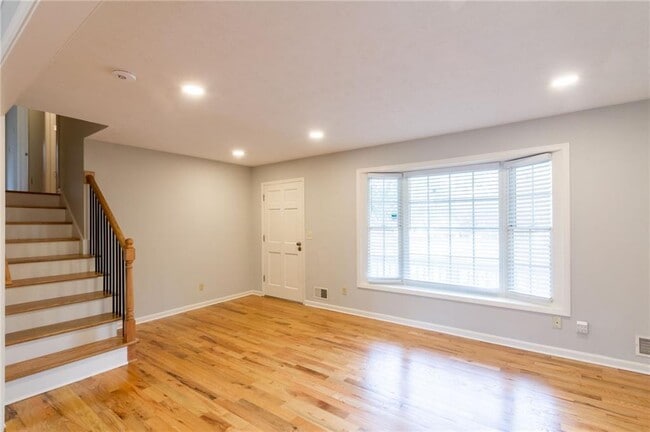 Building Photo - 3226 Hickory Bluff Dr