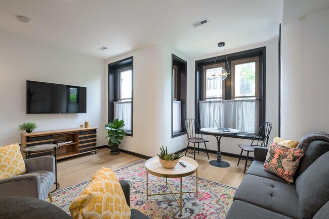 Building Photo - 1322 9th St NW