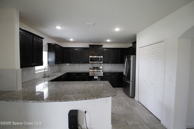 Building Photo - 4369 Alligator Flag Cir