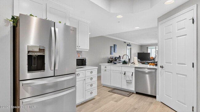 Building Photo - 3 Indian River Ave