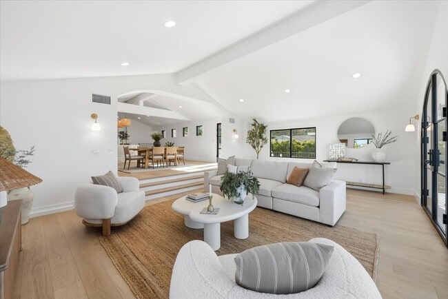 Building Photo - Completely Remodeled, Custom 4BR3.5BA Hilltop Home w/ Incredible Panoramic Ocean/Whitewater/Coast...