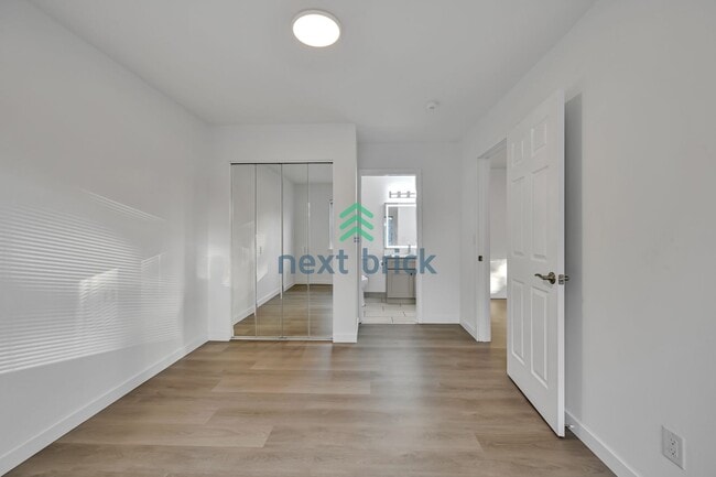 Building Photo - A beautiful 4 bed and 2 bathroom house for rent