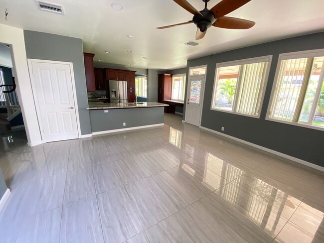Building Photo - Wide Open Spaces – Renovated 5-Bedroom Hom...