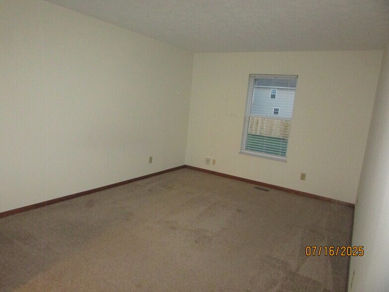 Master Bedroom - 1854 N Lakeman Dr