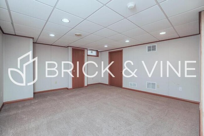 Building Photo - 362 Millett Dr