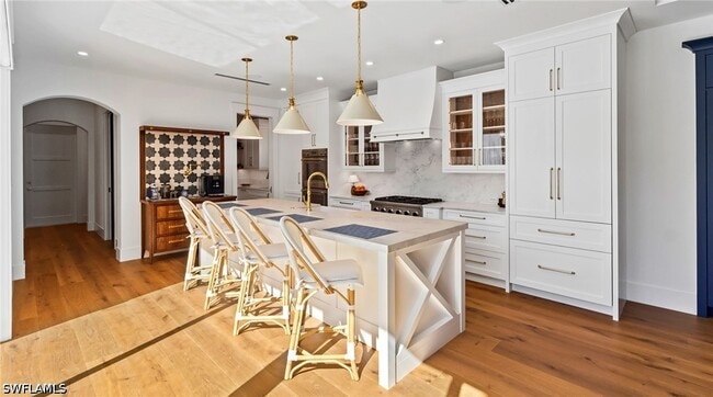 Building Photo - 844 8th St S