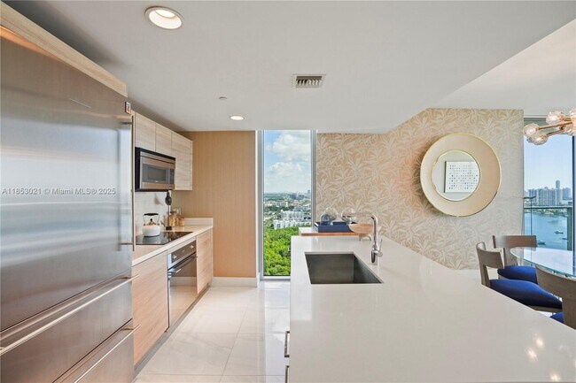 Building Photo - 16385 Biscayne Blvd