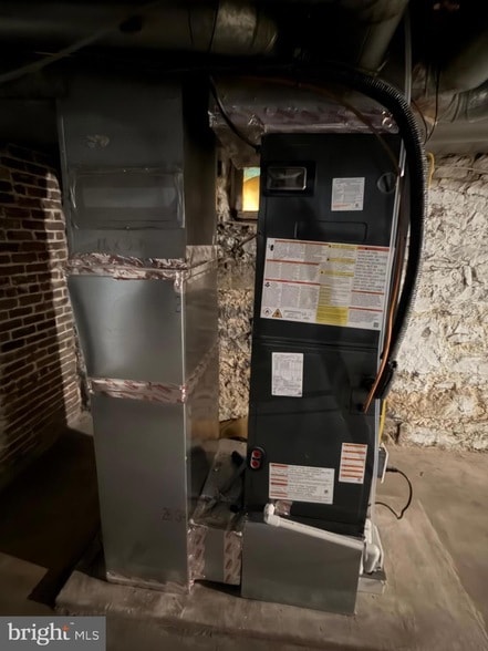 Building Photo - 117 Fairground Ave