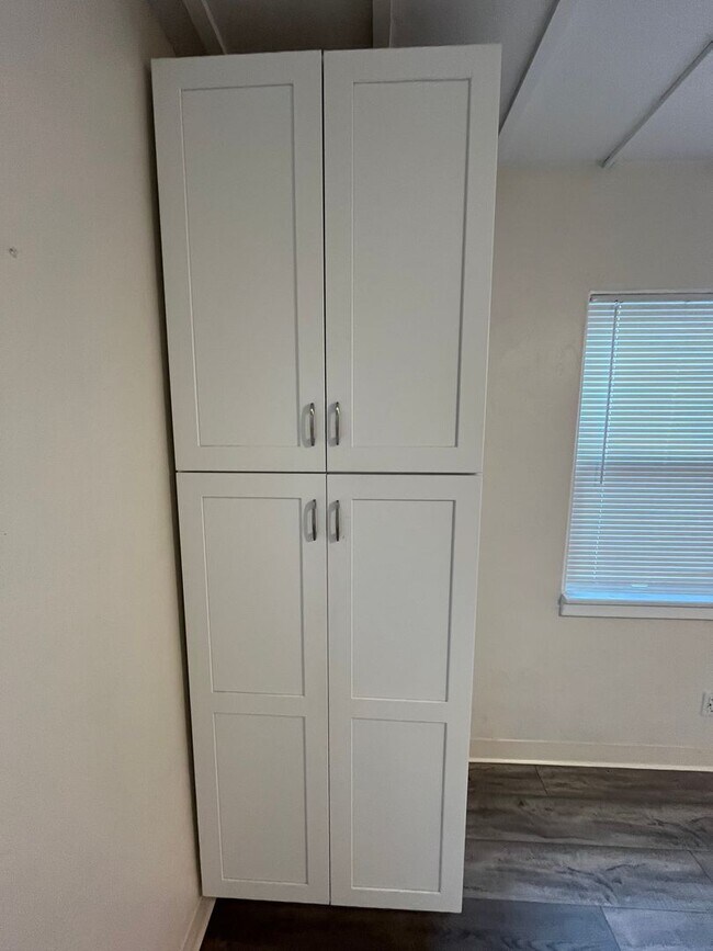 Building Photo - PERFECTLY LOCATED STUDIO IN DOWNTOWN SOUTH PARK WITH GARAGE! ONLY $1,595/mo!