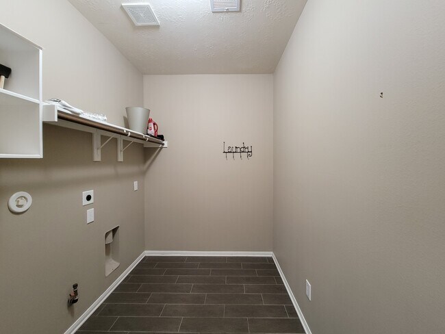 Building Photo - 805 Arlington Pointe Dr