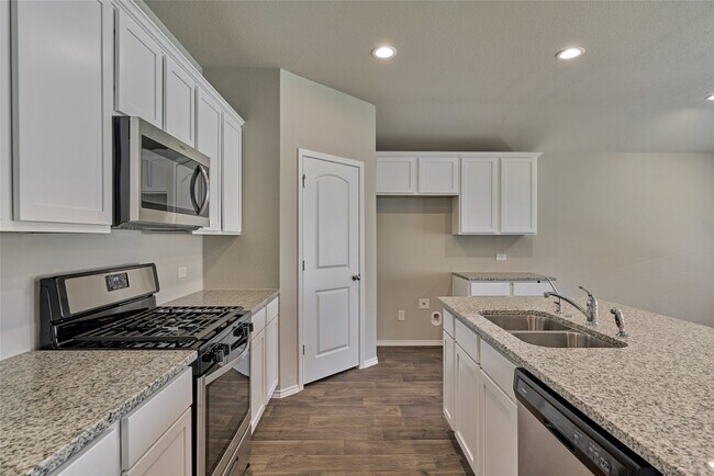 Building Photo - 13868 Rock Island Trl