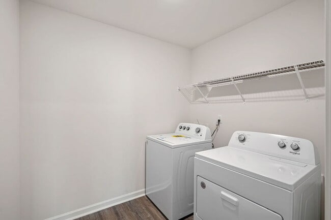 Building Photo - 171 Old Home Rd