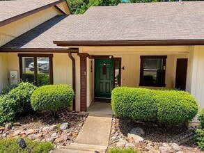 Building Photo - LaCoruna Courts | Townhome | Unfurnished