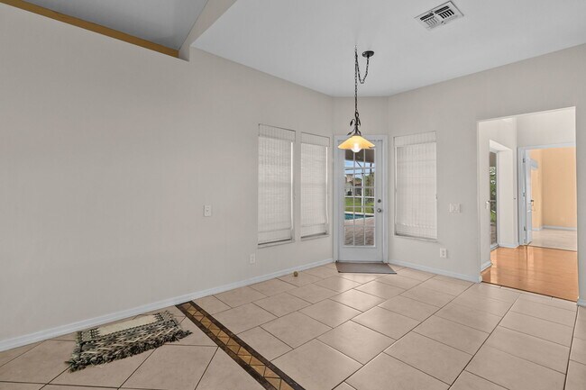 Building Photo - 1040 Bay Harbor Dr