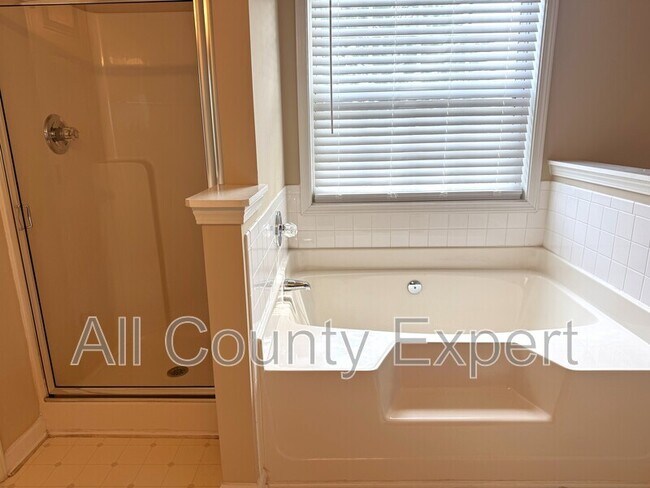 Building Photo - 1277 Poison Oak Ct SE