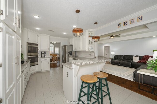 Building Photo - 2905 Aztec Ct