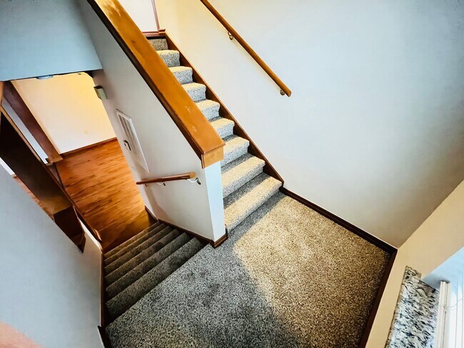 Building Photo - Charming 3-Bedroom Duplex in West Norman