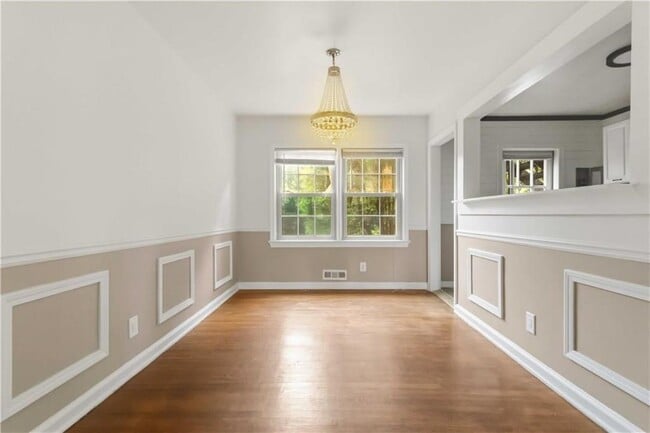 Building Photo - 425 Lindbergh Drive NE
