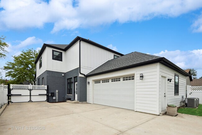Building Photo - 297 Highland Ave