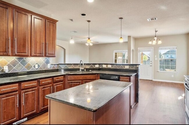 Building Photo - 120 Emory Fields Dr