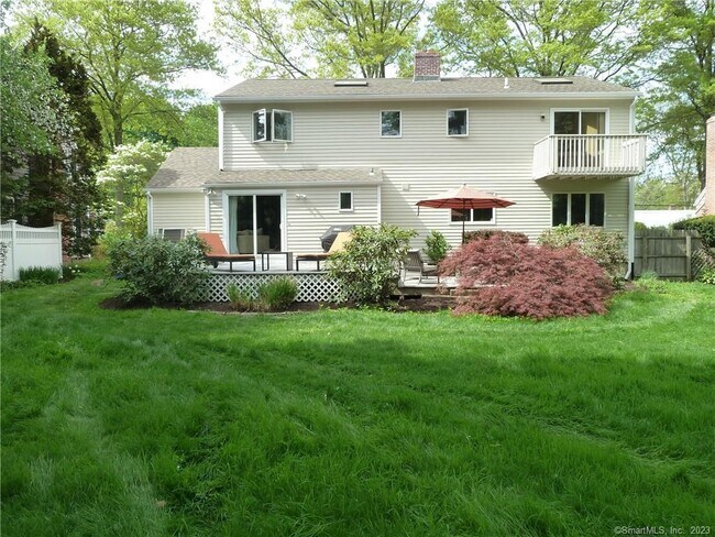 Primary Photo - 90 Sasco Hill Terrace