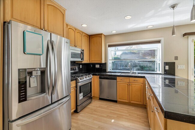 Building Photo - Wow! What a Great Home! Coming Soon!
