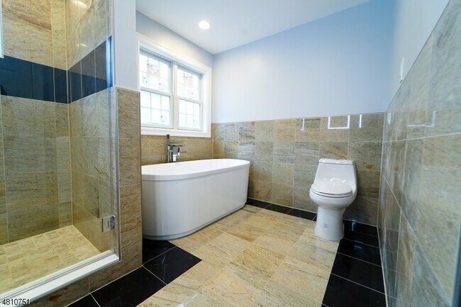 Building Photo - 9 Spalding Dr