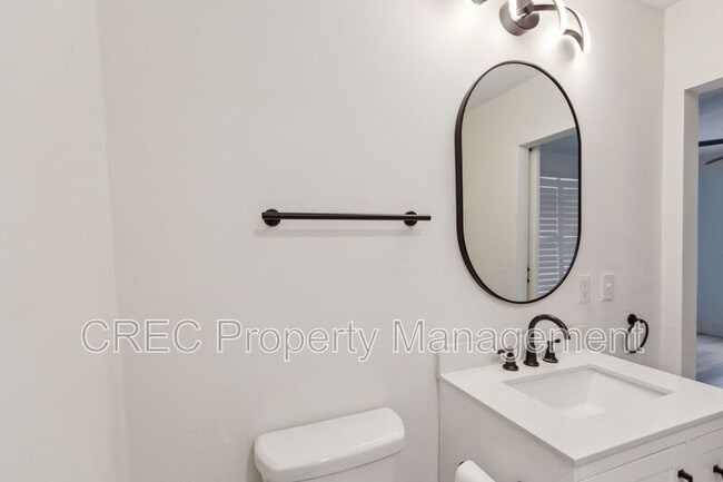 Building Photo - 2925 Alabama Dr