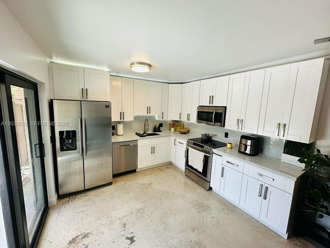 Building Photo - 2601 Garden Ct
