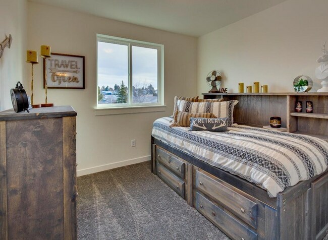 Building Photo - Cozy 3 Bed, 2.5 Bath Townhome in Prime Location!