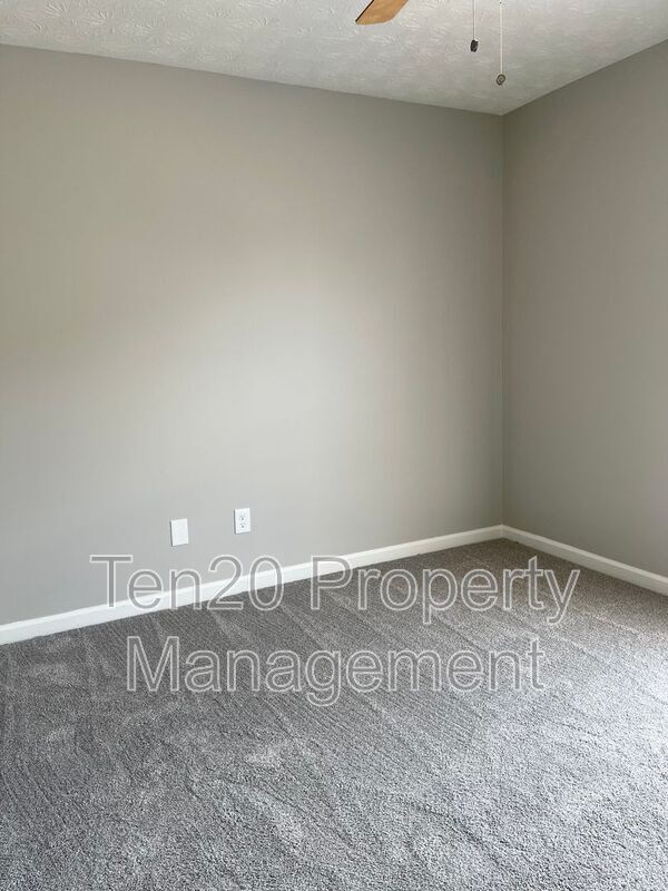 Building Photo - 2521 Lacey Oak Ct