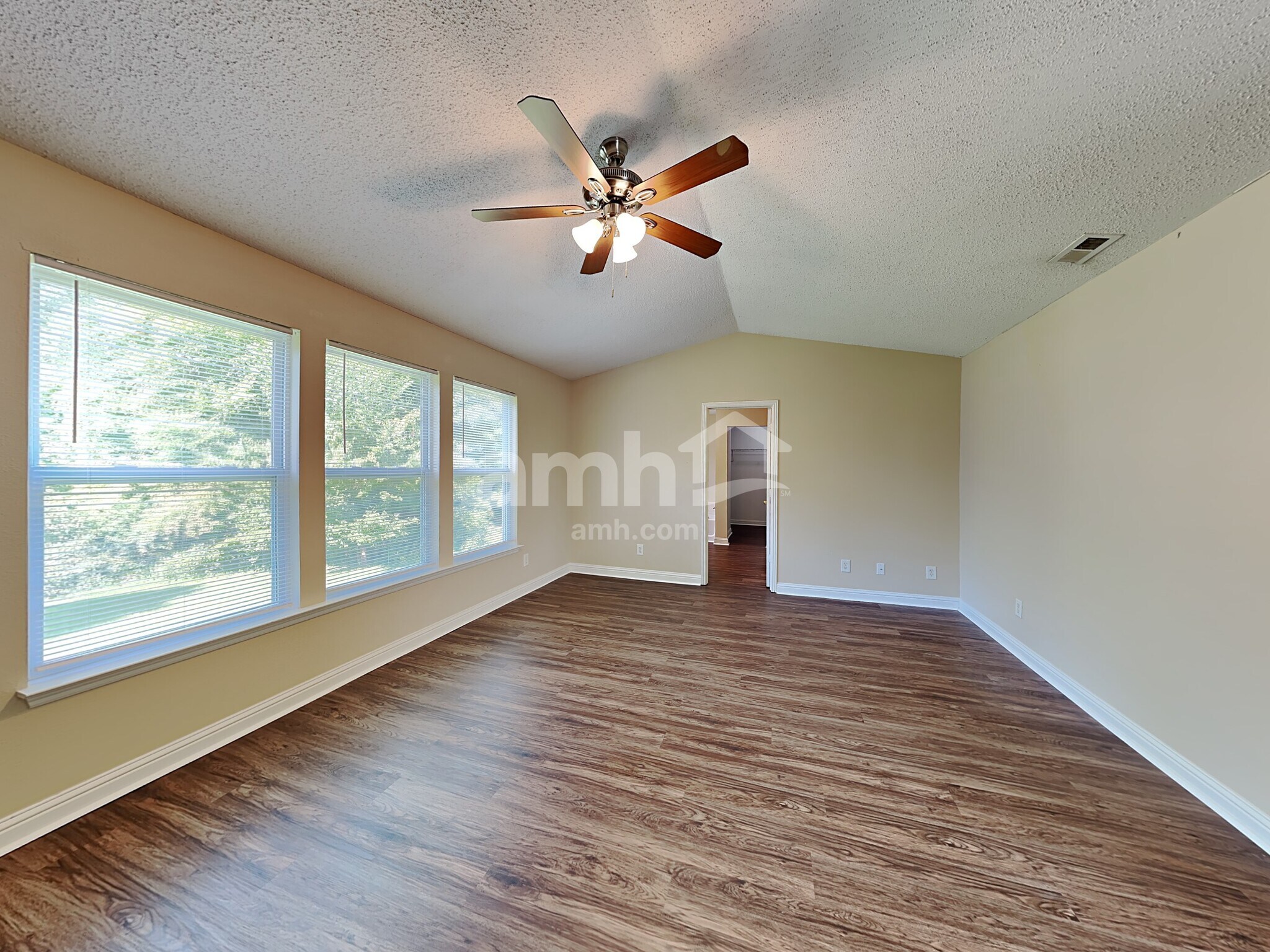 Building Photo - 6737 Amber Springs Way