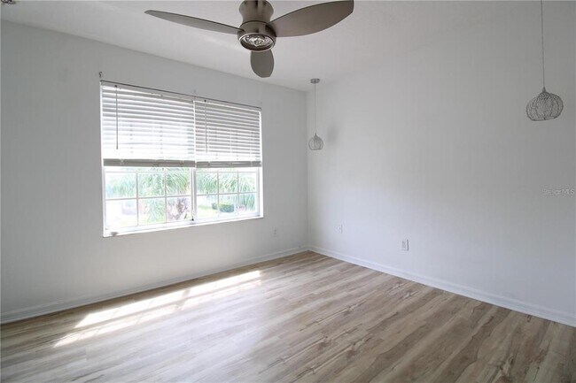 Building Photo - 16543 Cedar Run Dr