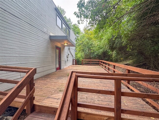 Building Photo - 520 Kessler Blvd