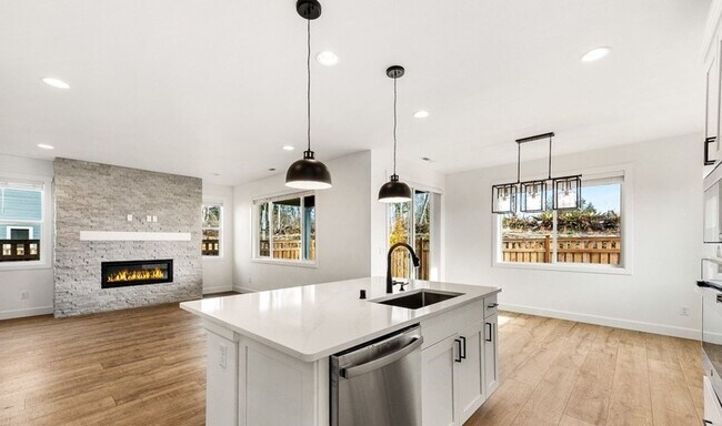 Building Photo - Gorgeous large 4 bedroom home in Tehaleh a...