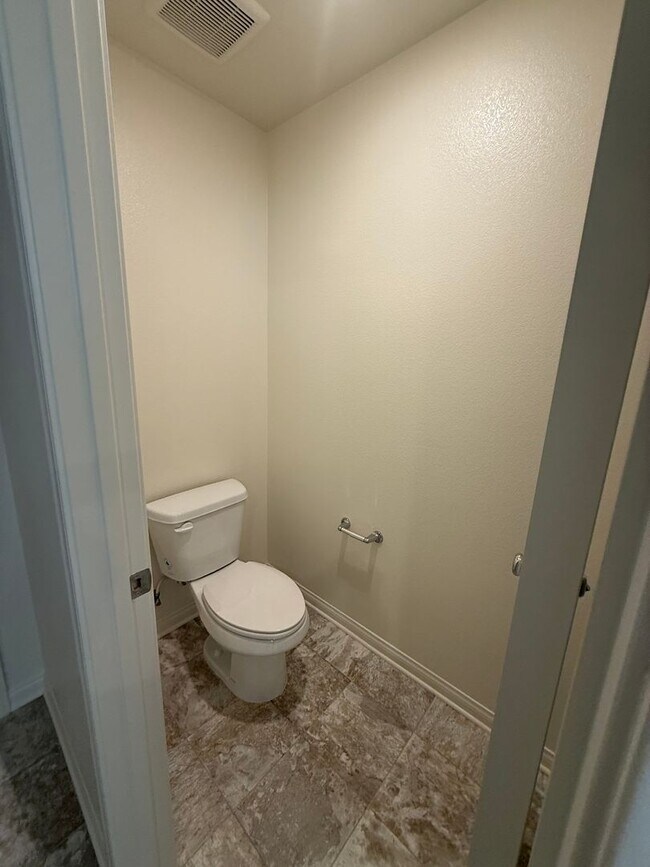 Building Photo - Victorville- New Richmond Home, 3 bedrooms...