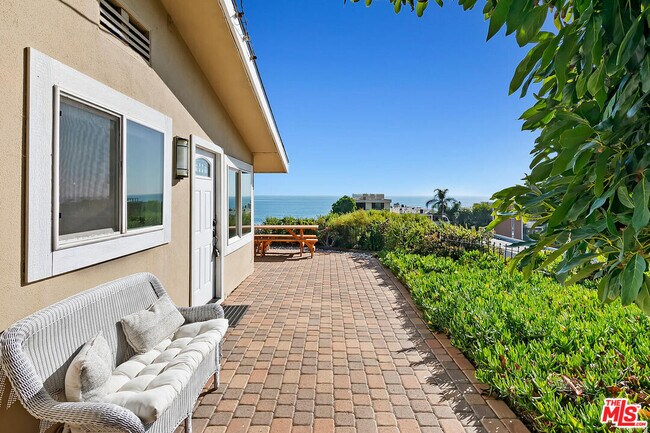 Building Photo - 22609 Pacific Coast Hwy