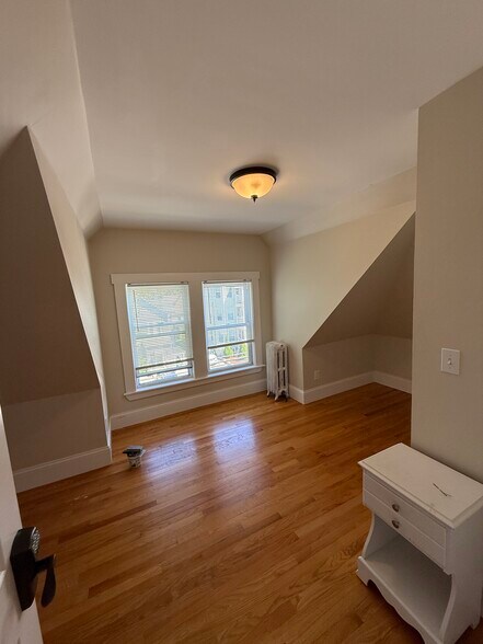 Building Photo - 20 Mansfield St