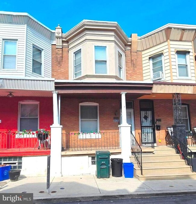 Building Photo - 4436 N Chadwick St