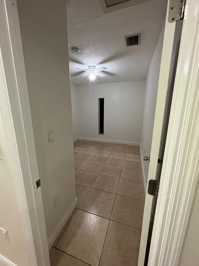 Building Photo - 6870 SW 5th Ct