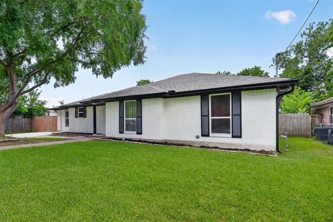Building Photo - 1206 Riggs Rd