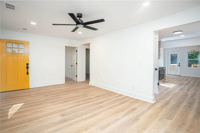 Building Photo - 3448 Orchard Cir