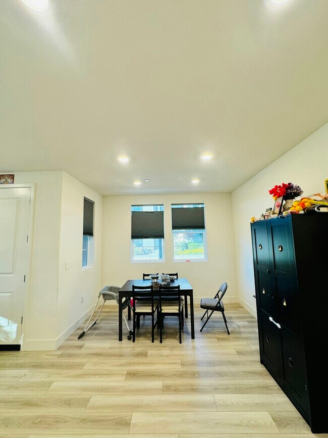 Building Photo - 5750 Greige Cir