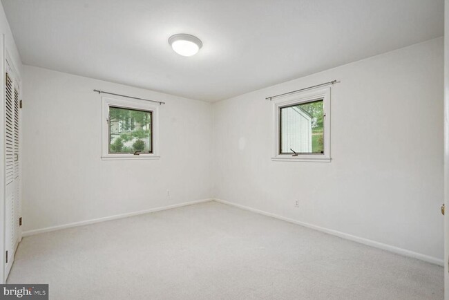 Building Photo - 1063 Carper St